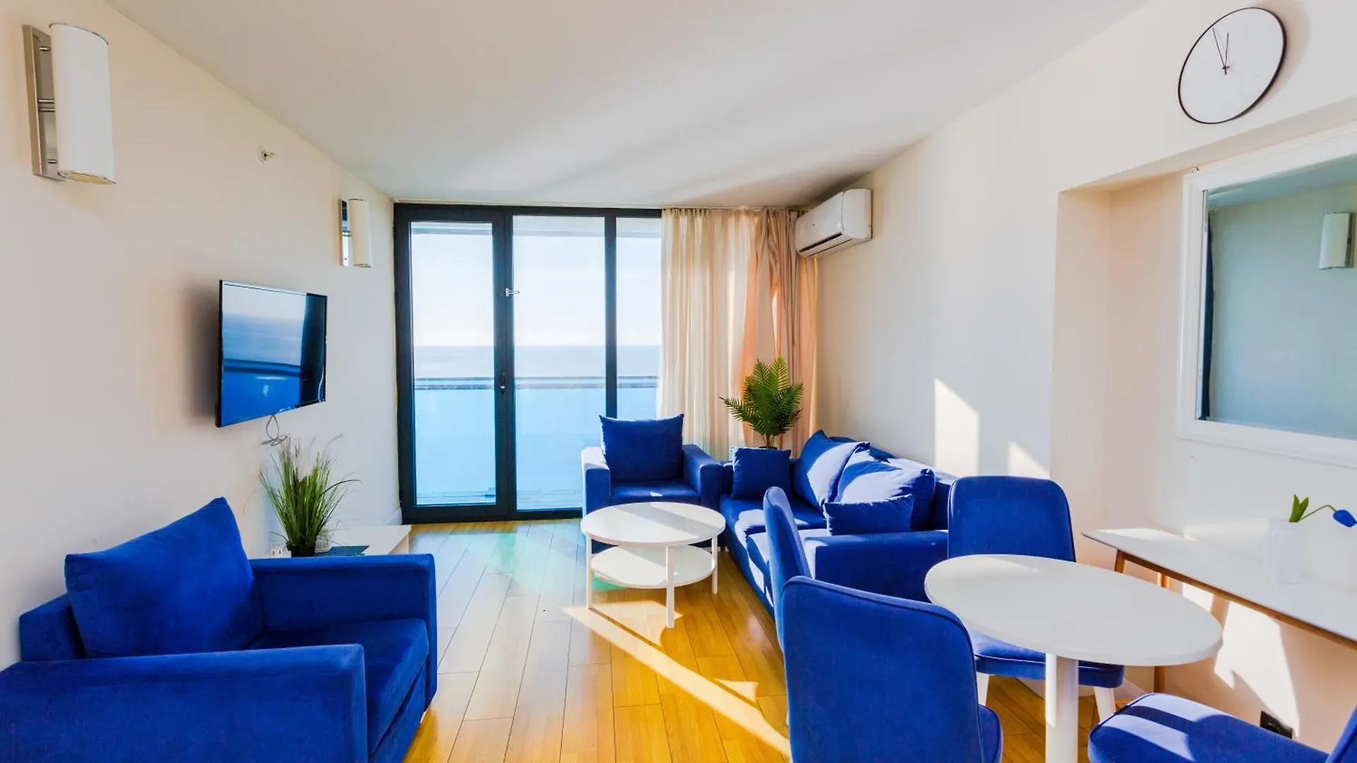 Aparthotel Seasonal - Beautiful Apartments Near The Sea - Orbi City N4 Batumi Georgia