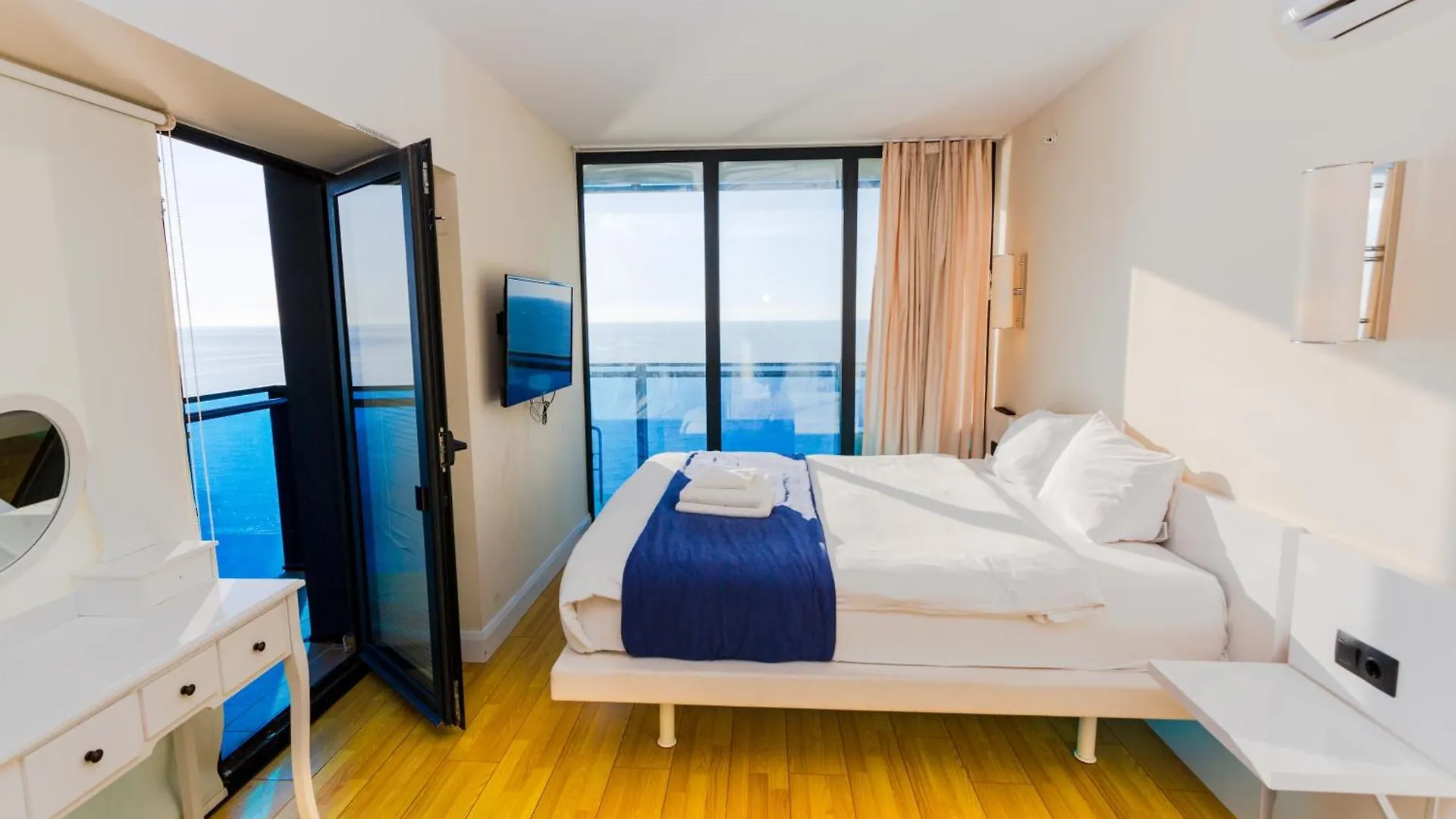Seasonal - Beautiful Apartments Near The Sea - Orbi City N4 Batumi 0*,